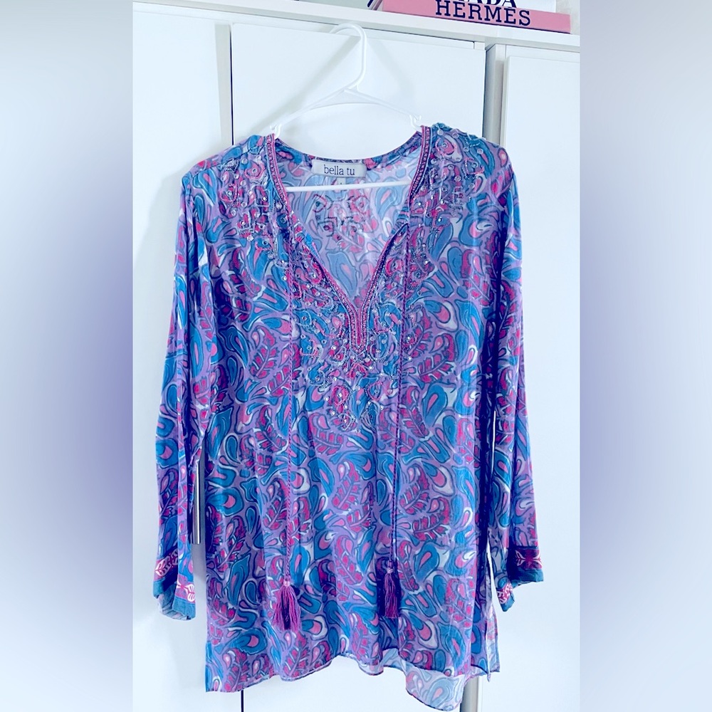 Bella Tu Resort Top.  Super soft and pairs well with white shorts.